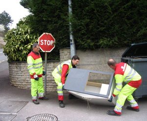 CAEN LA MER - Un nouveau service pour la collecte des encombrants destiné aux personnes de plus de 75 ans ou personnes à mobilité réduite CAEN LA MER - Un nouveau service pour la collecte des encombrants destiné aux personnes de plus de 75 ans ou personnes à mobilité réduite