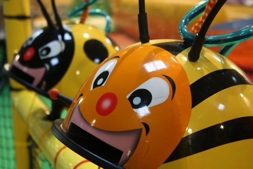 PARCS D'ATTRACTIONS / JEUX PARCS D'ATTRACTIONS / JEUX