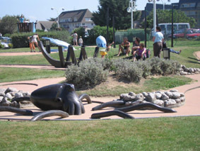 PARCS D'ATTRACTIONS / JEUX PARCS D'ATTRACTIONS / JEUX