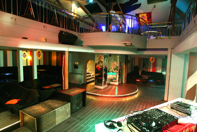 DISCOTHEQUES DISCOTHEQUES