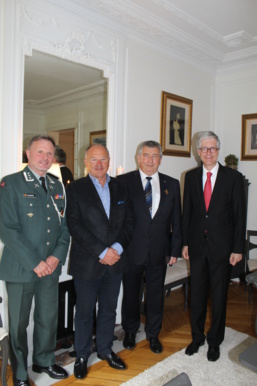 Monsieur le Maire élevé au Grade de Chevalier de 1ère classe de l’Ordre Royal Norvégien du Mérite par Sa Majesté HARALD V de Norvège Monsieur le Maire élevé au Grade de Chevalier de 1ère classe de l’Ordre Royal Norvégien du Mérite par Sa Majesté HARALD V de Norvège